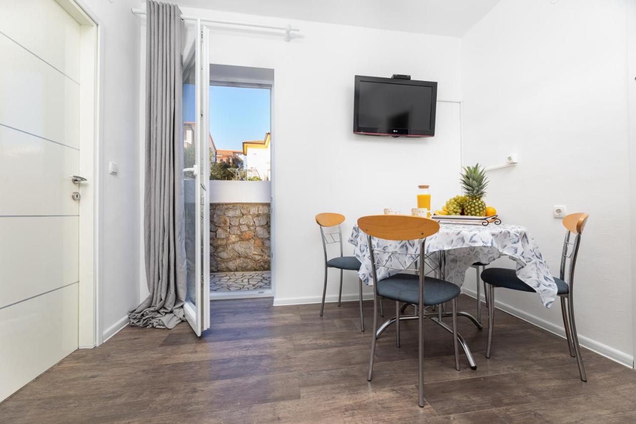 Apartments Aisa* Countryside Holiday Just 500M From The Beach! Krk Town Exteriér fotografie